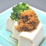 いくら丼 旨い魚と肴 北の幸 釧路港 - 【山わさび冷奴】730円　山わさびの風味が格別です。