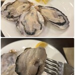 Oysterbar W - レモンを絞って、岩塩を少々♪(*^o^*)
                      3つの産地の生牡蠣を食べ比べできて嬉しい♪＼(^o^)／
                      同じ牡蠣でも、甘さ、濃厚さ、ミルキーさ、身の締まり…それぞれ違いますがみ〜んな違って、みんな美味♡