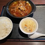 ザ・肉餃子 四川厨房 - 牛肉四川水煮ランチ