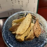 旬菜処 びいどろ - 大人のフライドポテトは、京都祇園の原了郭黒七味がポイント。癖になるわ〜