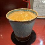 旬菜処 びいどろ - 綺麗なパッションフルーツの泡盛。カラトリーが綺麗