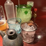 旬菜処 びいどろ - やちむんと琉球ガラスの素敵なカラトリー