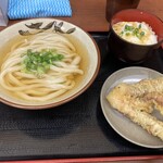 Sanuki Udon Iwai - うどん小¥400ゲソ天¥200とろろめし¥100