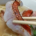 麺家 たけ田 - 鯛の切り身
