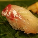 弥助 - 昆布〆の鯛