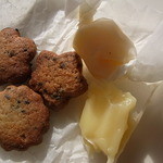 京口町　てるい - 胡麻クッキーと生キャラメル♪　もちろん自家製…