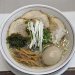 らぁ麺 団欒 - 背脂煮干しそば(特製)/1,250円♪