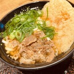 驛麺家 - 牛肉と天ぷらの組み合わせは基本中の基本