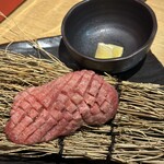 Oniku Ichimai Uri No Yakiniku Ten Yakiniku Todoroki - 名物厚切タン