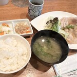 焼魚と家庭料理　つばき食堂 - 豚の生姜焼き定食980円税込