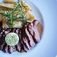 MAIN & GRILL