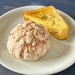 サンエトワール - いちごチョコチップメロンパン、クロックサンド(ハムチーズ)