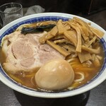 中華そば べんてん - ラーメン (中 350g) 950円、味付玉子 100円、メンマ 350円
            2024年1月20日