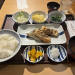 Yakizakana Teishoku To Kamado Gohan Umeda Shokudou - 鮭ハラスの塩焼き定食（税込1,250円）