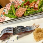 酒津屋 - ピーマンとベーコンの炒め物、しめ鯖