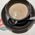 白金亭 - ポルチーニ茸のポタージュ。