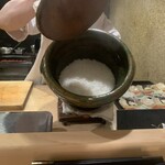 ぎんざ 一二岐 - ■食事　土鍋のごはん
      ランチ懐石コース　10,395円（税込み）
