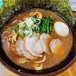 龍月 - 特製豚骨醤油。家系ﾗｰﾒﾝっぽくて良き。