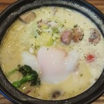 らぁめん もののこころ - チーズ白湯らあめん(温泉たまごを入れたあと)