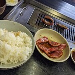 Yakiniku tetsuchiyan - 追加で中落カルビを