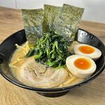 麺屋 蘭 - ほうれん草味玉ラーメン当店おすすめ商品