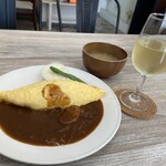 Kitchen SAKA - ハッシュドビーフオムライス　ワイン