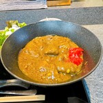 なんか喰ぃ亭 - 牛すじカレー丼