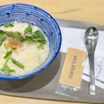 Mango Tree Kitchen Gapao - モーニングメニュー「タイ雑炊(カオ トム)」(539円税込)