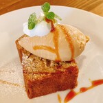 ビストロ カフェ デリ ポキナ369 - アールグレイパウンドとキャラメルアイス