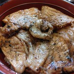 炭火焼豚丼柏家 - 中丼840円