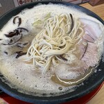 博多豚骨ラーメン 一純屋 - 味玉ラーメン