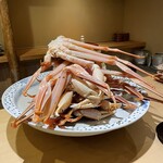 富小路 やま岸 - 捌かれる蟹