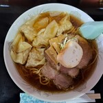 中華そば　マル金 - チャーシュー入りワンタン麺 (大盛)　850円 (+100円)