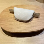 富小路 やま岸 - 花びら餅