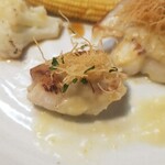 キッチン ブルー グローブ - カダイフを乗せて