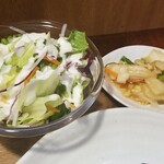 キッチン ブルー グローブ - サラダ、お新香のアップ