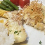 キッチン ブルー グローブ - ポワレをカット