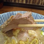 Yaki Miso Ramen Yadoya - チャーシュー分厚いです。