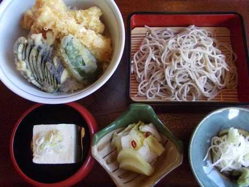 福島市・萬亀 笹木野（そば） &ndash; 本格そばと心温まるサービス