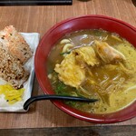 うどん 松屋 - とり天カレー＋おにぎり