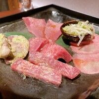 肉匠 牛虎 西中島店 - 