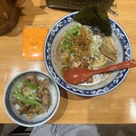 231878389 - 煮干し醤油らぁ麺＋ランチセット(ミニチャーシュー丼)