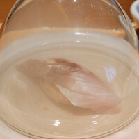 新宿御苑前 鮨らぼ  - 燻製スズキ