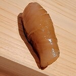 鮨仙八 - 鰆、玉葱醤油漬け