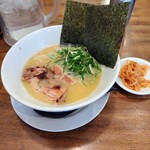 京都拉麺 麺屋 愛都 - ラーメン¥750