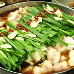 Kushi kazu - 博多名物のもつ鍋は串かずでも必食の一品。