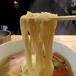 地球の中華そば - 麺リフト