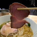 地球の中華そば - モモ？チャーシュー