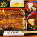 炭火焼うなぎ 東山物産 - 鰻重