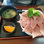 和源 - マグロ丼竹1400円